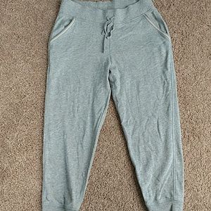 Victoria's Secret Women's Lounge Capri Pants